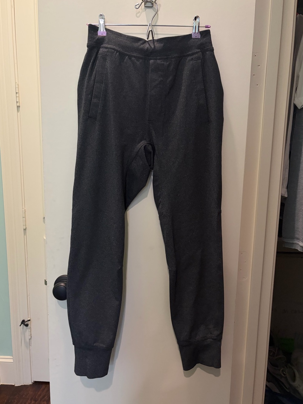 Lululemon Men’s Intent Jogger 30” in Heathered Charcoal Gray